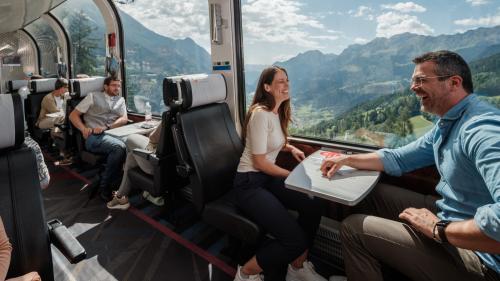 Eine Fahrt im Bernina Express ist so gefragt wie noch nie. Foto: RhB