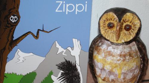 In «Mieu amih Zippi» s’allegra il pitschen Paulin sün sieus inscunters cun üna tschuetta, «Zippi», da not aint il god (fotografia: mad).