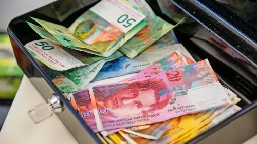 Das Budgetdefizit des Kantons fällt mit gut 90 Millionen Franken im nächsten Jahr rund doppelt so hoch aus wie im laufenden Jahr. Symbolbild: Jon Duschletta