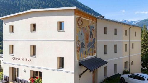 La Chasa Fliana a Lavin spordscha ün vast program d’utuon (fotografia: mad).