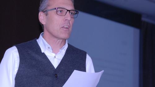 Für Andreas Felix, Geschäftsführer des Kantonalen Baumeisterverbandes, sind olympische Winterspiele eine grosse Chance für die wirtschaftliche Entwicklung in Graubünden (Foto: Nicolo Bass).