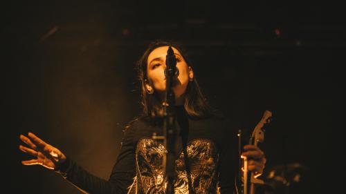 Dorotea Crameri der zweitplatzierten Band «Argent Vif» während des Finalauftritts in St. Gallen. Foto: Yves Nossack