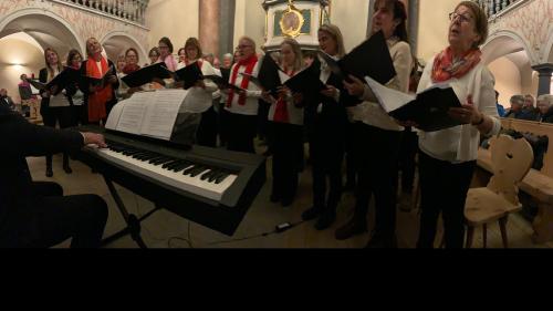 Il cor masdo Puntraschigna Samedan in acziun. fotografia: Markus Rüegg