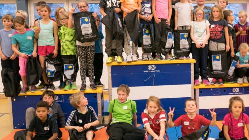 Ils uffants han absolt ün parcuors tras la scoula cul motto «giovar – esser creativ – as mouver – experimentar» (fotografia: mad).