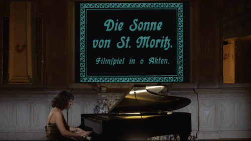 Die neu komponierte Musik zum Stummfilm wird von Cinzia Regensburger bei den Sondervorstellungen live gespielt. Foto: Mesch & Ugge AG, Zürich