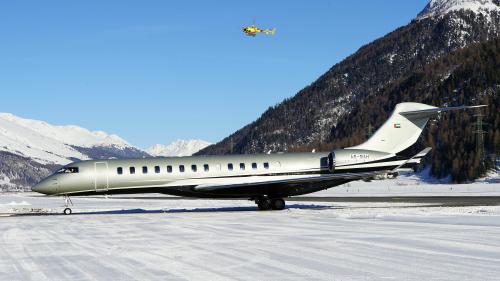 Am Engadin Airport Samedan landeten über die Festtage besonders viele Jets und Helikopter. Foto: Hansjörg Pfäffli