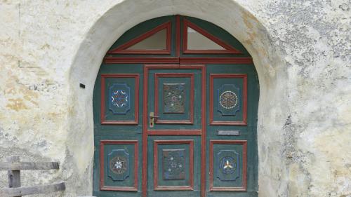 Stephan Husen ha fotografà differentas portas engiadinaisas (fotografia: Stephan Husen).