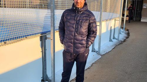 Der 54-jährige gebürtige St. Moritzer Claudio Micheli ist heute als Stufenleiter U13 in der Eishockey-Nachwuchsorganisation der ZSC/GCK Lions tätig. Foto: Stephan Kiener