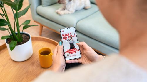 GastroGraubünden wirbt mit der Kampagne «Swipe4Job» spielerisch um Quer-, Neu- und Wiedereinsteigende. Foto: z. Vfg.