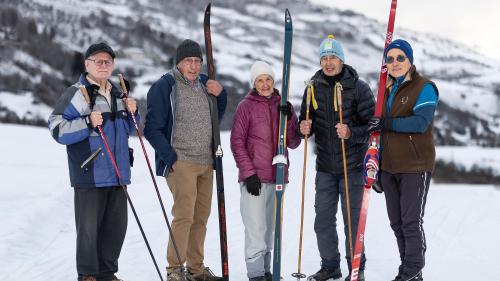 Sie haben den «Passlung Martina – Scuol» in den vergangenen 50 Jahren geprägt. Von links: Otto Friedt, Giovanni Mathis, Ursina Rauch, Michel Rauch  und Armon Nuotclà (Foto: Dominik Täuber).