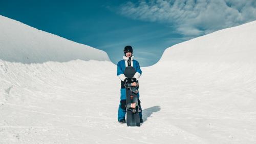 Der ehemalige Snowboard-Profi Gian Simmen erklärt die Freestyle-Sprache. Foto: Gian Simmen