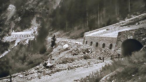 Samnaun war bis 1830 nur über Saumpfade erreichbar. Stück für Stück liess der Kanton ab 1900 dann Strassen zwischen Vinadi und Samnaun bauen. Fotos: nossaistorgia.ch/Gemeinde Samnaun 
