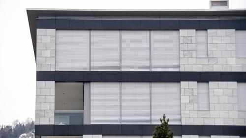 Possessurs da seguondas abitaziuns nu pon pajar lur impostas ingio ch’els lessan. fotografia da simbol: Jon Duschletta