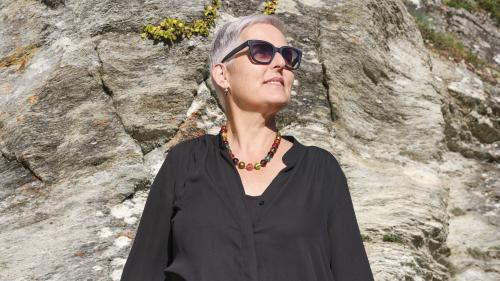 Susanna Fanzun erzählt in «Nos Chastè» auch ihre Geschichte. Foto: Remo Buess