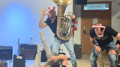 Ausgelassene Stimmung bei den Proben. Foto: z.Vfg