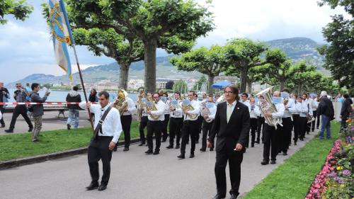 Üna fuormaziun engiadinaisa a tut part dal 2016 a la Festa da musica federala a Montreux. Actualmaing tscherchan ils iniziants musicantas e musicants per as partecipar eir a la Festa da musica federala a Bienna (fotografia: archiv PL).