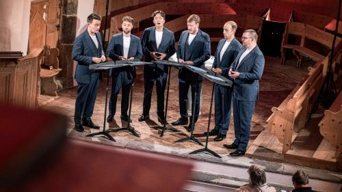 Die «King’s Singers» gelten als der Gold-Standard des A-cappella-Gesangs. Im Engadin waren sie zum zweiten Mal zu Gast. Fotos: Quim Vilar