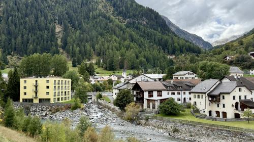 Das Dorf Susch am Fusse des Flüelapasses. Foto: Fadrina Hofmann