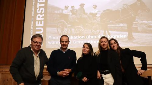 Els han realisà il cudesch davart ils fotografs Feuerstein: Ruedi Bruderer, Gian Cla Feuerstein, Seraina Feuerstein, Ina Bucher e Letizia Bucher (fotografia: Martin Camichel)