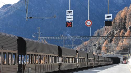 Aita Zanett s'ingascha per üna megldra colliaziun da tren tras il Vereina (fotografia: FMR).