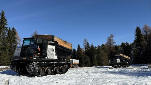 In den letzten Tagen wurde viel gearbeitet, damit die Loipen am Wochenende bereit sind. Foto: Fadrina Hofmann 
