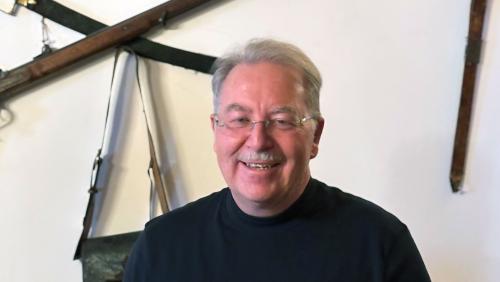 Lucian Schucan da Zuoz es suprastant da l‘Uniun Travers e fo eir part da la squedra d’organisaziun per las festiviteds in occasiun dal giubileum da 500 ans rumauntsch in scrit (fotografia: Martin Camichel).