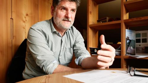 Remo Püntener, Co-Geschäftsführer der Stiftung zur Förderung der Berufsbildung, sieht in den Grenzregionen ein grosses Potenzial an Lernenden, ergo an zukünftigen Fachkräften. Foto: Jon Duschletta