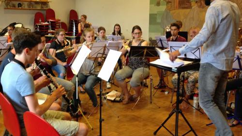 In avegnir dessan gnir sustgnüts cuors e chomps da musica per giuvenils (fotografia: Annatina Filli).