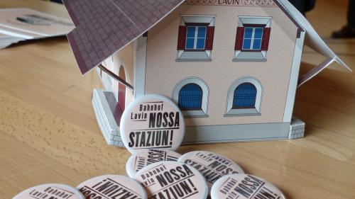 Cun da tuotta sort material rendarà l’uniun güst fundada attent a lur giavüsch da mantgnair la staziun da Lavin in cumün (fotografia: Flurin Andry