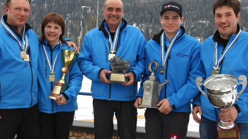Von links: Jon Curdin Cantieni, Erica Koch, Otto Davaz, Orlando Bass und Claudio Mathieu (alle ES Sur En) (Foto: Nicolo Bass).