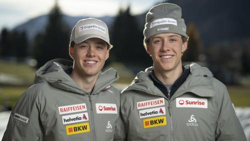 Isai e Noe Näff (da schnestra) da Sent fan tuots duos passlung or da paschiun. Daspö l’on passà toccan els  tuots duos pro’l cader B da SwissSki (fotografia: Keystone/Gian Ehrenzeller).