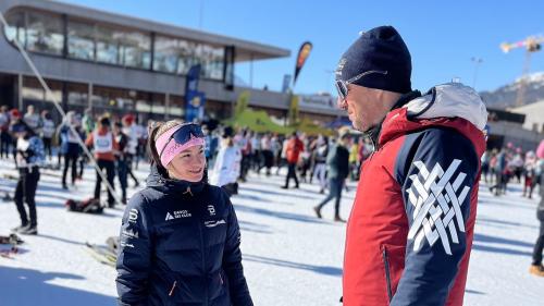 Während sich Elin Segessenmann letzte Tipps von Menduri Kasper holt ... Foto: Andrea Gutgsell