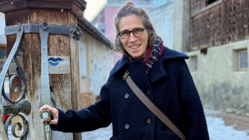 Gabrielle Susan Rüetschi hat in Scuol ihre literarische Heimat gefunden. Foto: Fadrina Hofmann