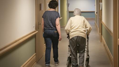 Besonders prekär ist der Personalmangel in Altersheimen und Spitälern. Auch die Stiftung Gesundheitsversorgung Oberengadin kann nicht alle vakanten Stellen besetzen.			Foto: Reto Stifel