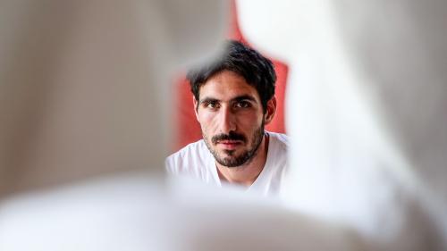 Patrick Salutt: «Der kreative Prozess meiner Arbeiten war früher wie heute oft der gleiche. Man schöpft davon, ohne immer zu verstehen, weshalb man das nun genau so macht.» Foto: Jon Duschletta