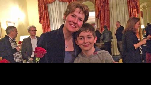 Premierenfeier: Die Tochter Vico Torrianis, Nicole Kündig-Torriani, mit Simon Klucker, der im Musical ihren Vater spielt. Fotos: Ruth Spitzenpfeil